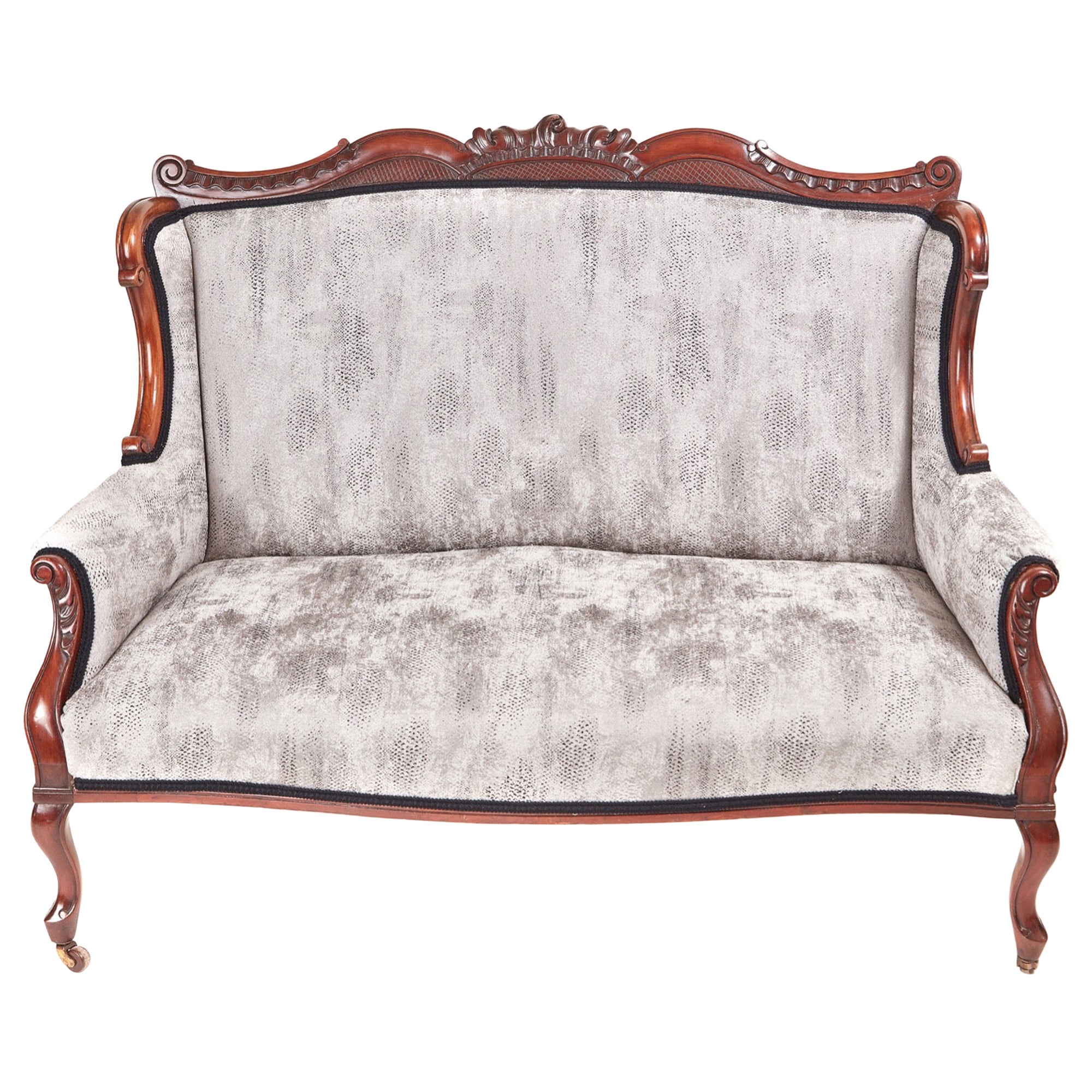 Antique Victorian Mahogany Settee For Sale at 1stDibs