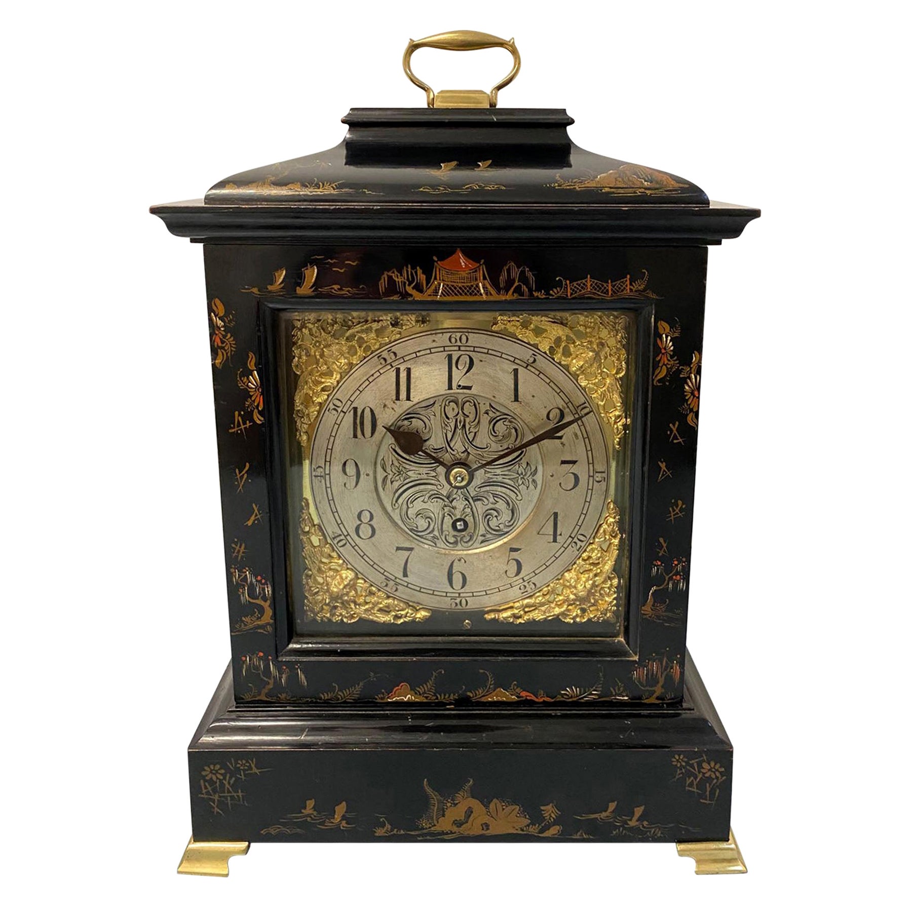 Horloge à support de style chinoiserie noire anglaise, Mouvement Fusee, vers 1880