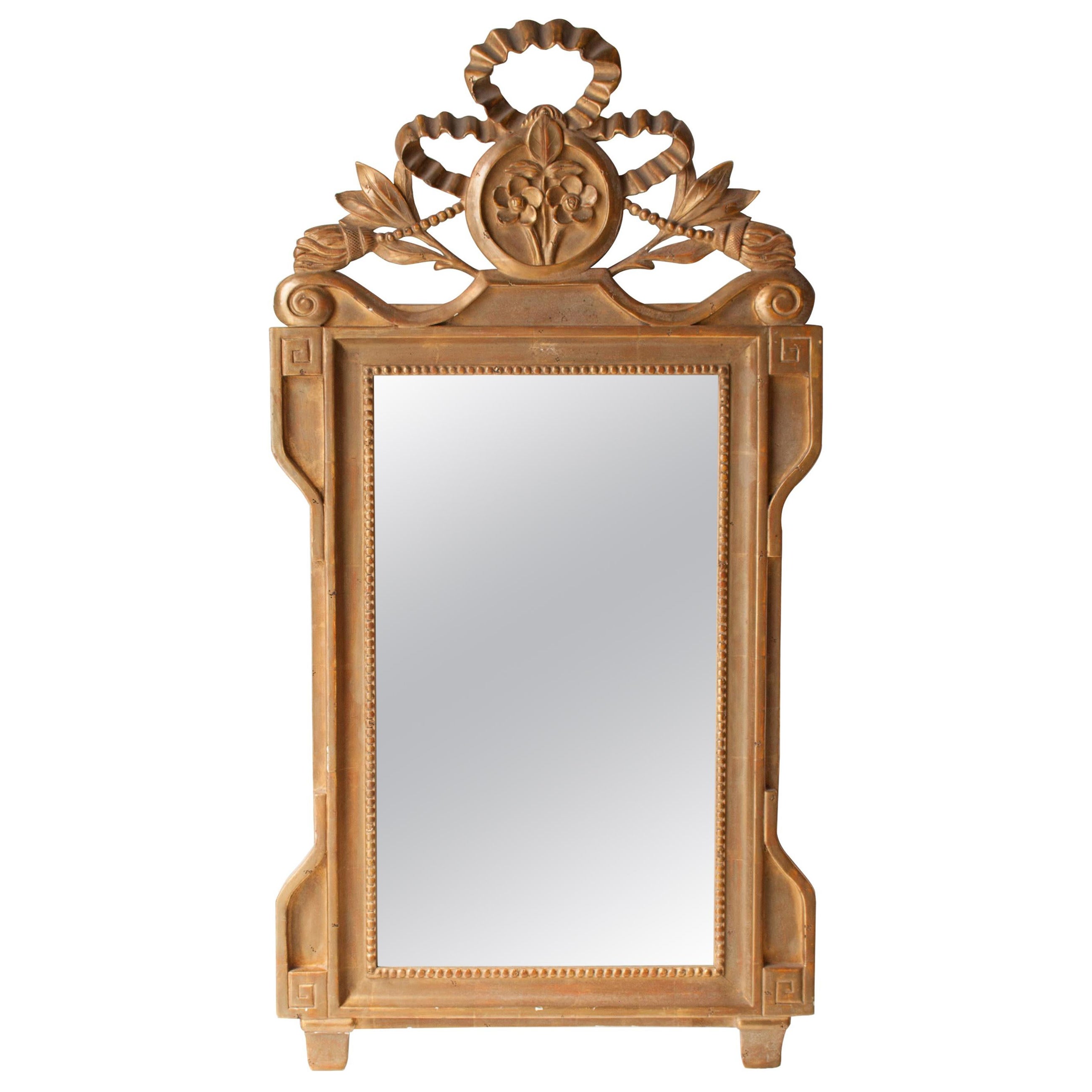 Specchio rettangolare in legno intagliato a mano in lamina d'oro in stile Neoclassico Regency, 1970