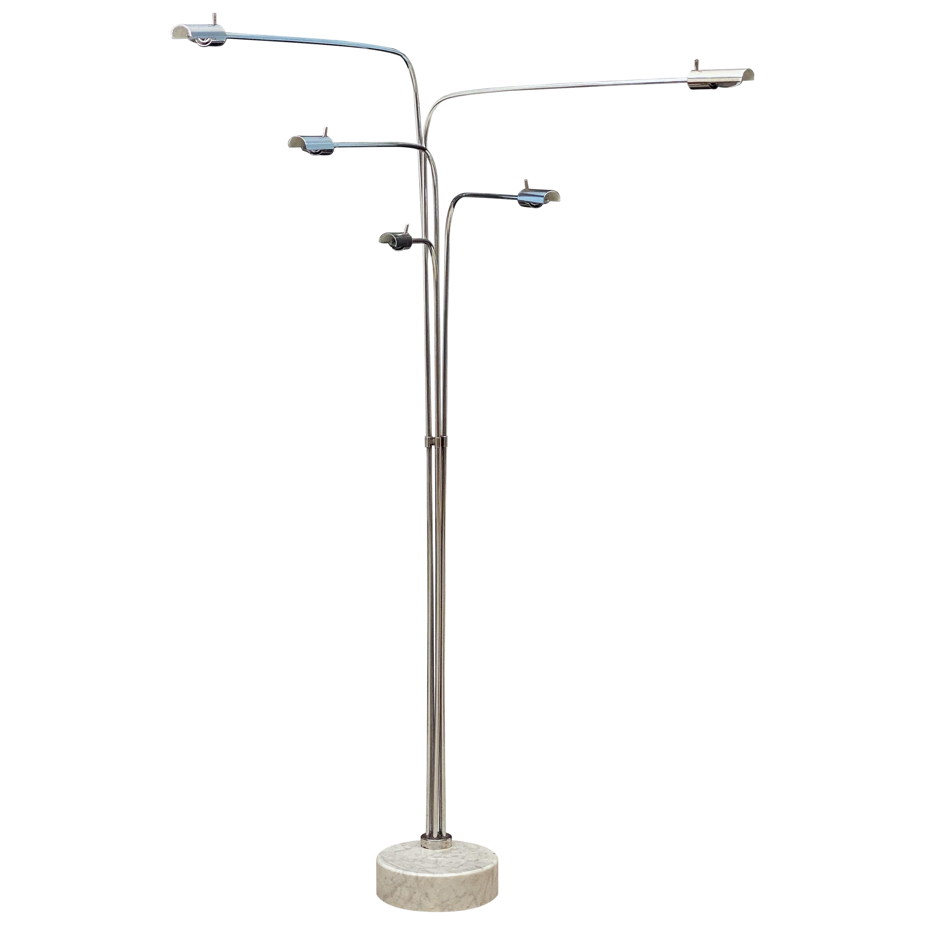 Verstellbare italienische fünfarmige verstellbare Stehlampe aus Nickel mit Marmorsockel im Angebot