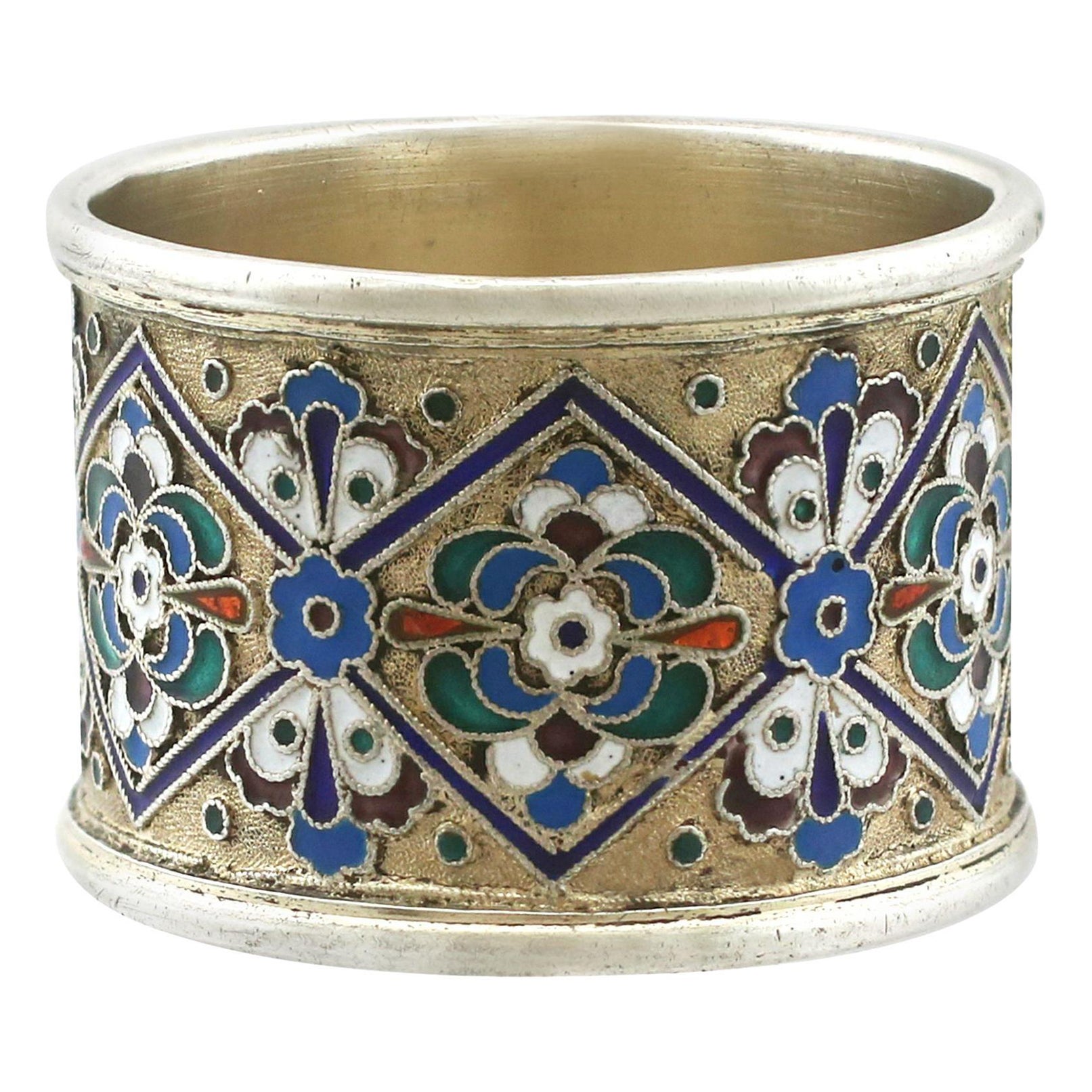 1915 Servilletero ruso de plata dorada y esmalte cloisonné policromado