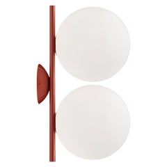 Flos IC Lights C/W1 Lámpara doble de techo/pared en burdeos de Michael