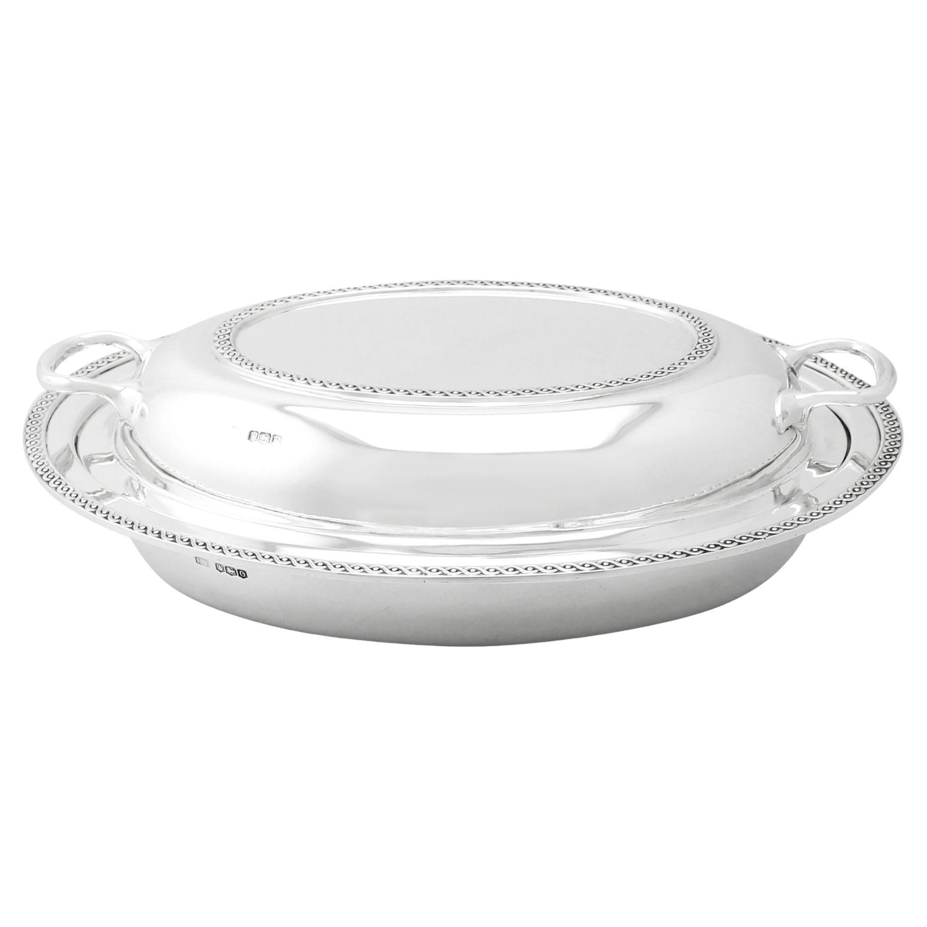 Antike englische Sterling Silber Entrée Dish im Angebot