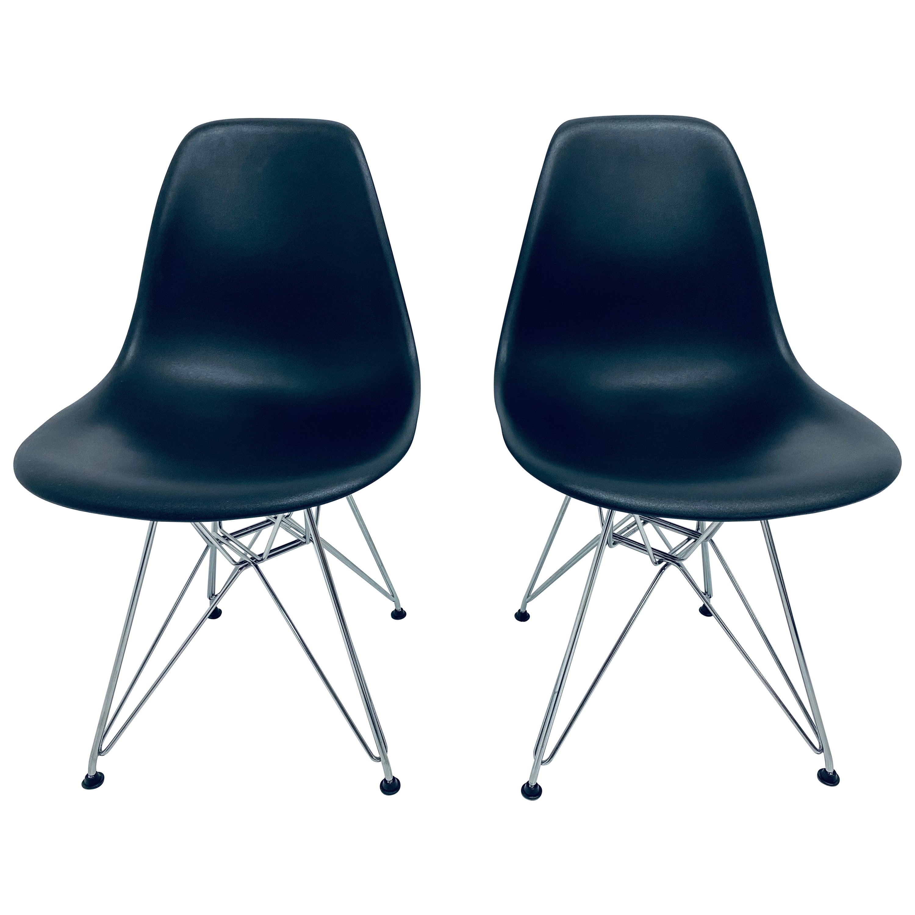 Set of Six MidCentury Modern Eames Herman Miller Molded Plywood Dining Chairs For Sale at 1stDibs