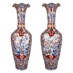 Paar Imari-Vasen aus dem 19. Jahrhundert
