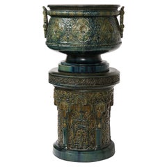 Vase en faïence vernissée verte de style islamique/Alhambra sur piédestal de Theodore Deck