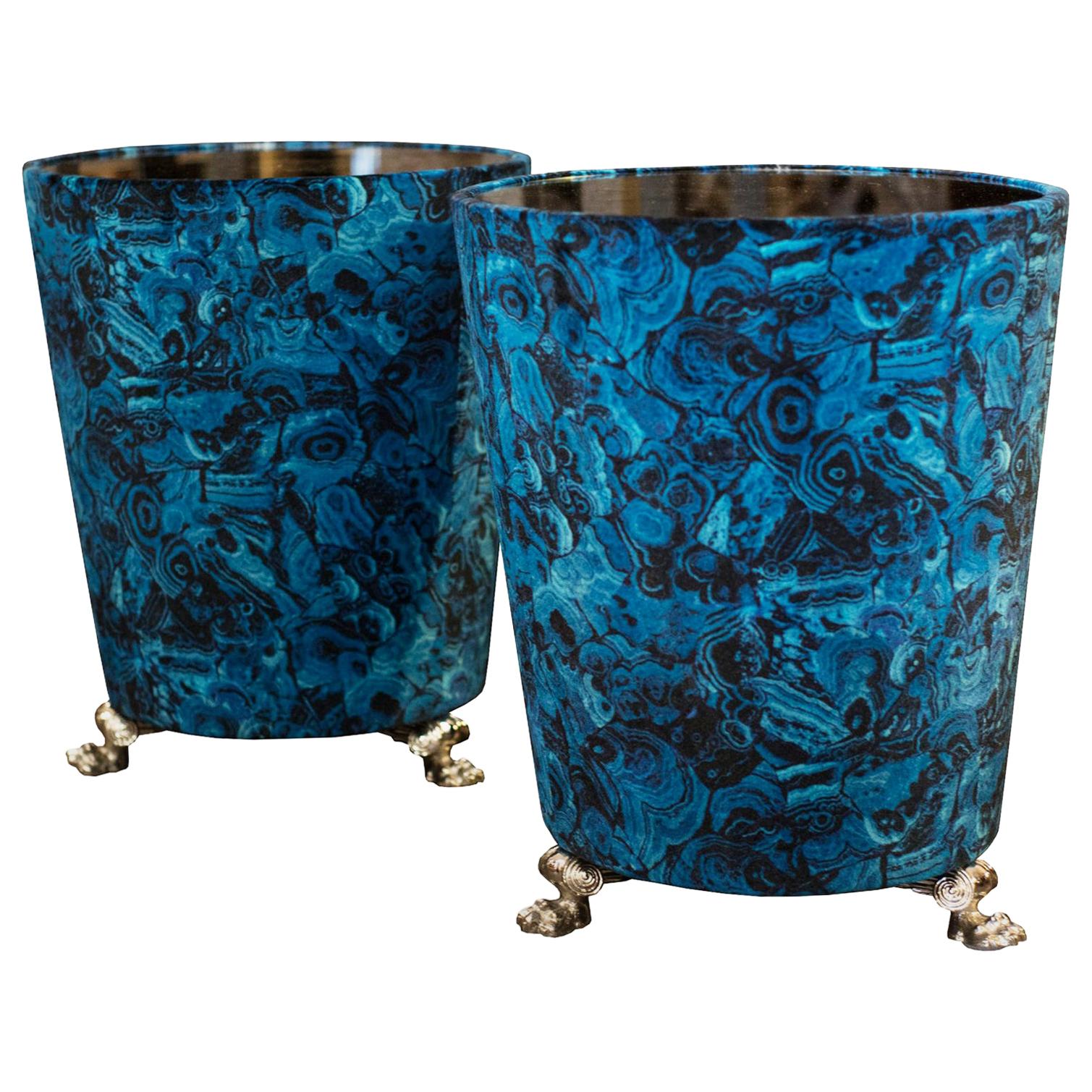 Zwei blaue Achat-Tische des Studio Maison Nurita mit Löwenfüßen aus Nickel