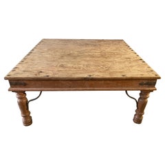 Table basse indienne avec pieds à balustre