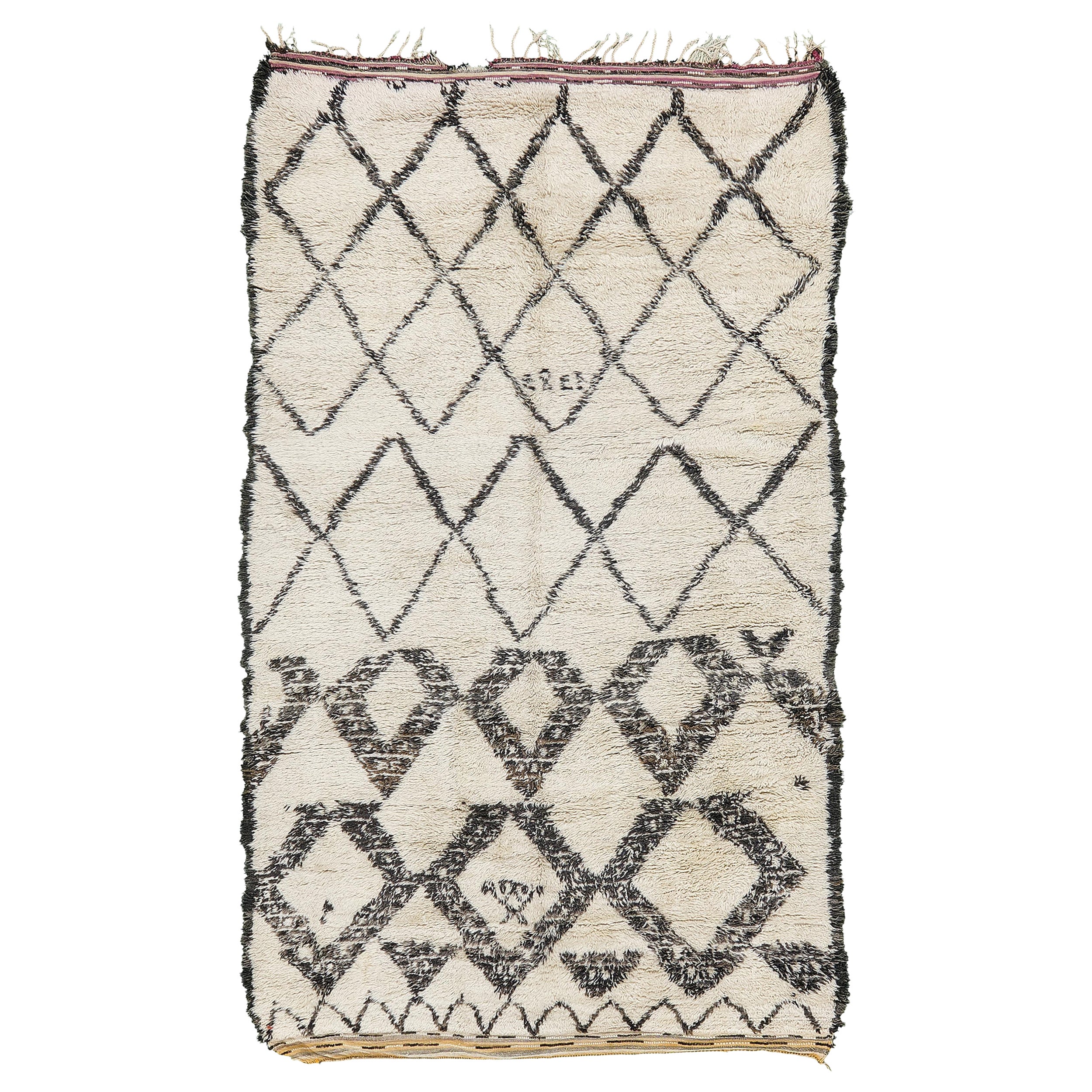 Tapis berbère marocain vintage de la tribu Beni Ourain en vente