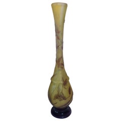 Vase en verre camée français Art Nouveau de Gall