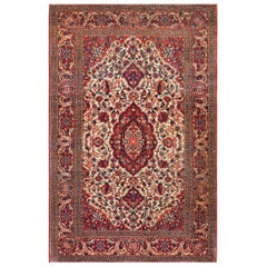 Early 20th Century Persian Isfahan Carpet ( 4'8" x 6'10" - 143 x 208 )