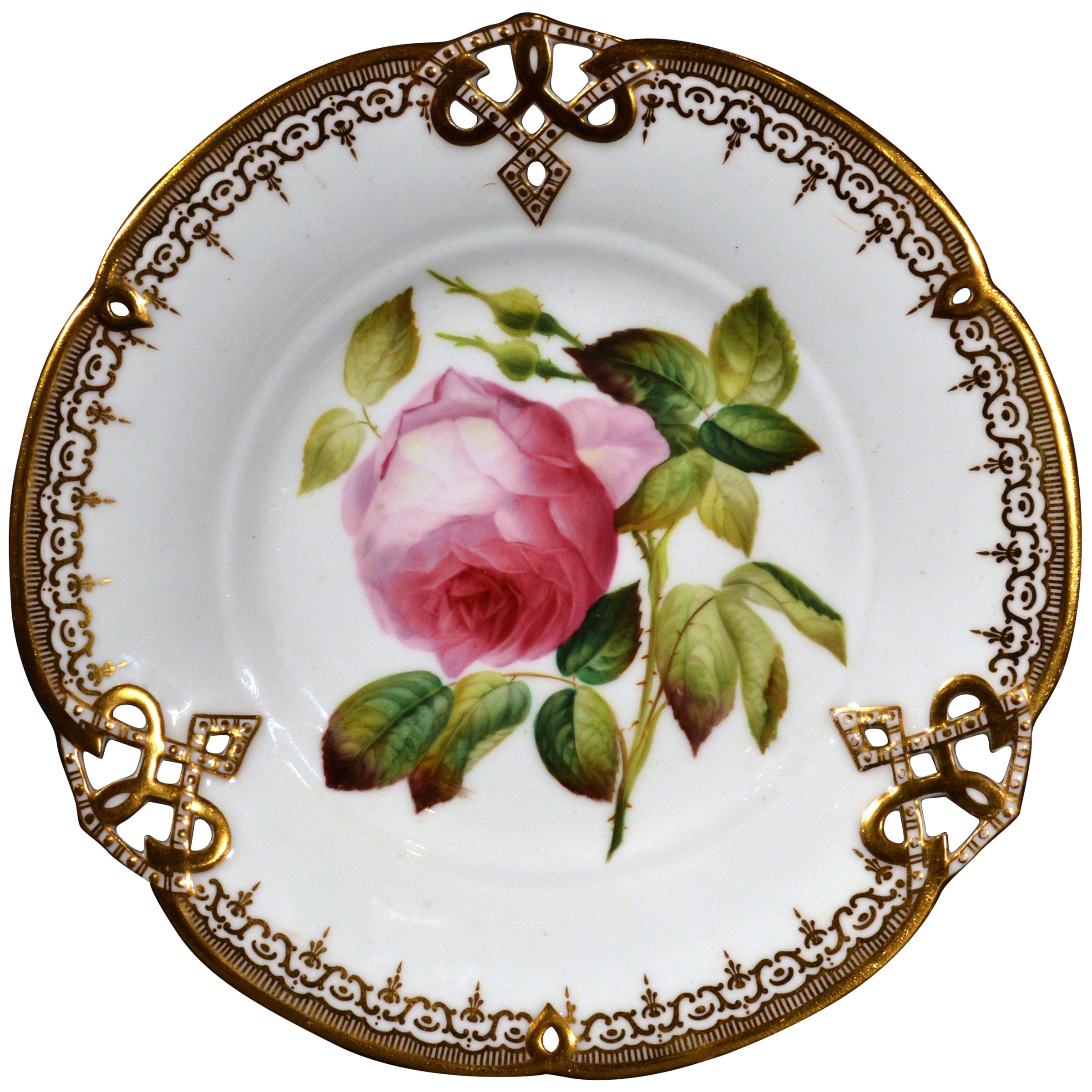 Assiette à spécimen botanique en porcelaine d'os de Minton représentant une rose, motif n°9762 en vente