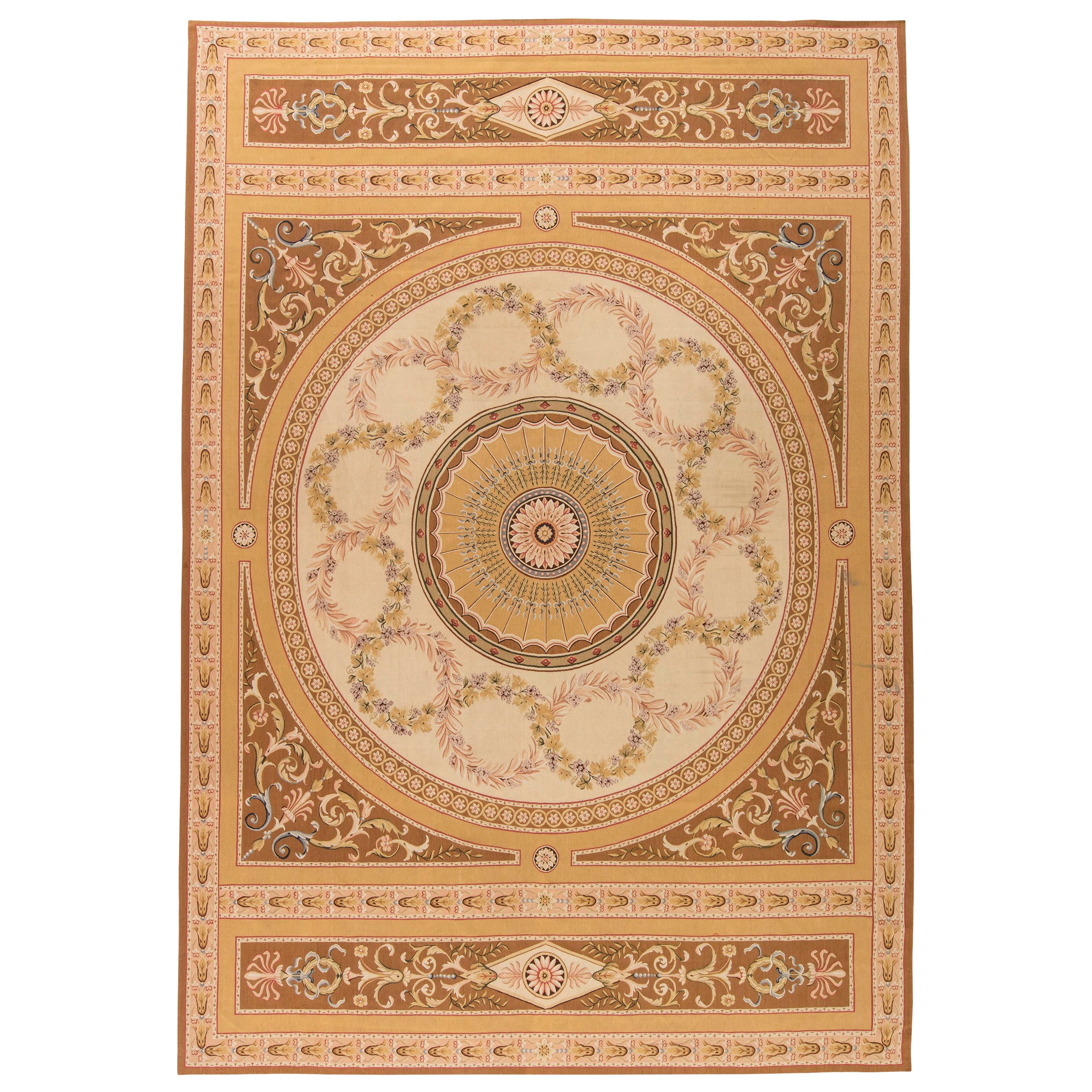 Traditional European Inspired Rug For Sale at 1stDibs