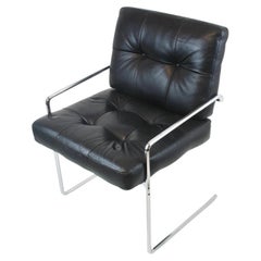 Sillón cantilever a la manera de Johannes Spalt, cuero, negro, estructura de acero