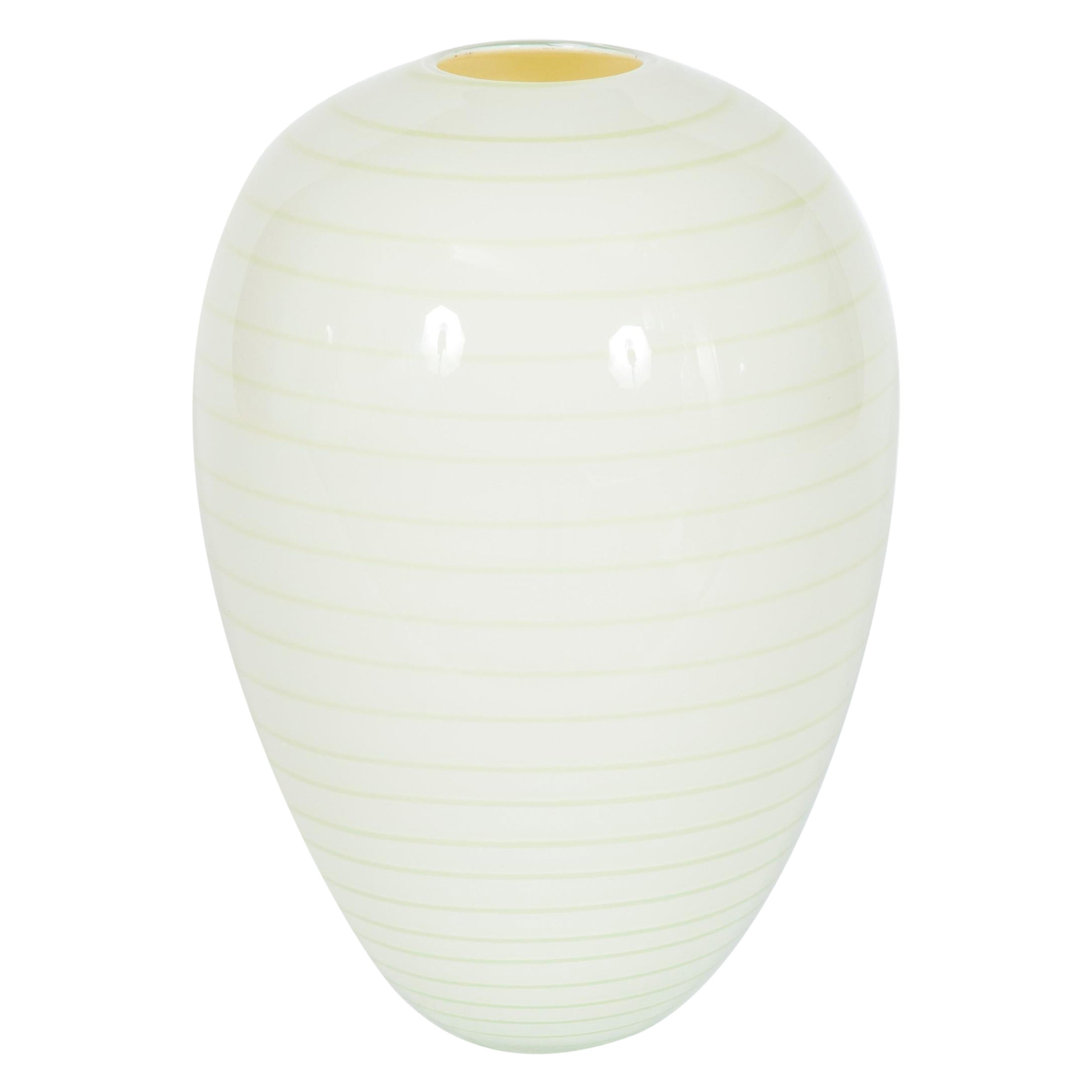 Vase mit kunstvollen Verzierungen aus weißem Muranoglas, Seguso zugeschrieben, 1960er Jahre