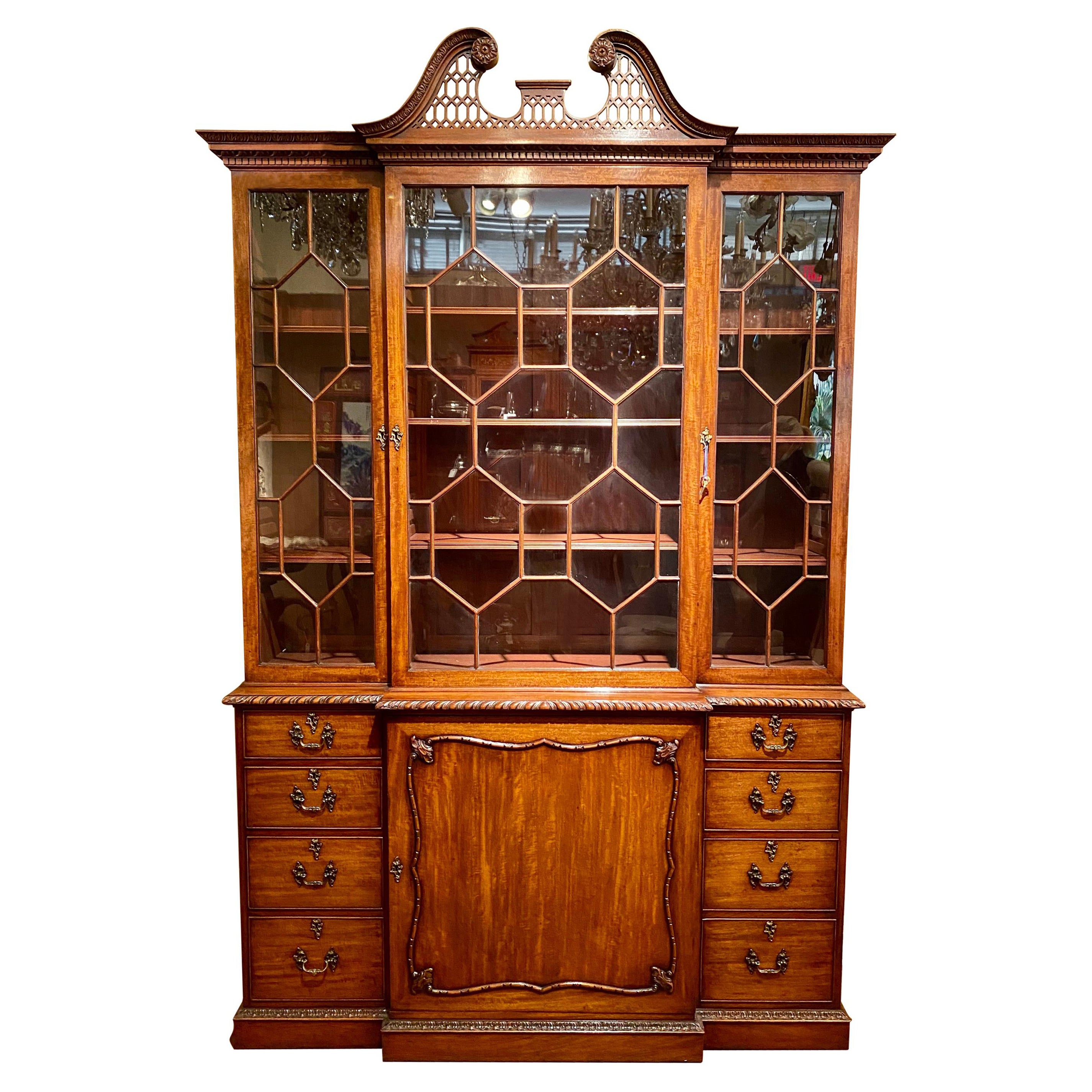 Antique English Georgian Style Mahogany Break Front Bookcase, Circa 1920-1930's. For Sale