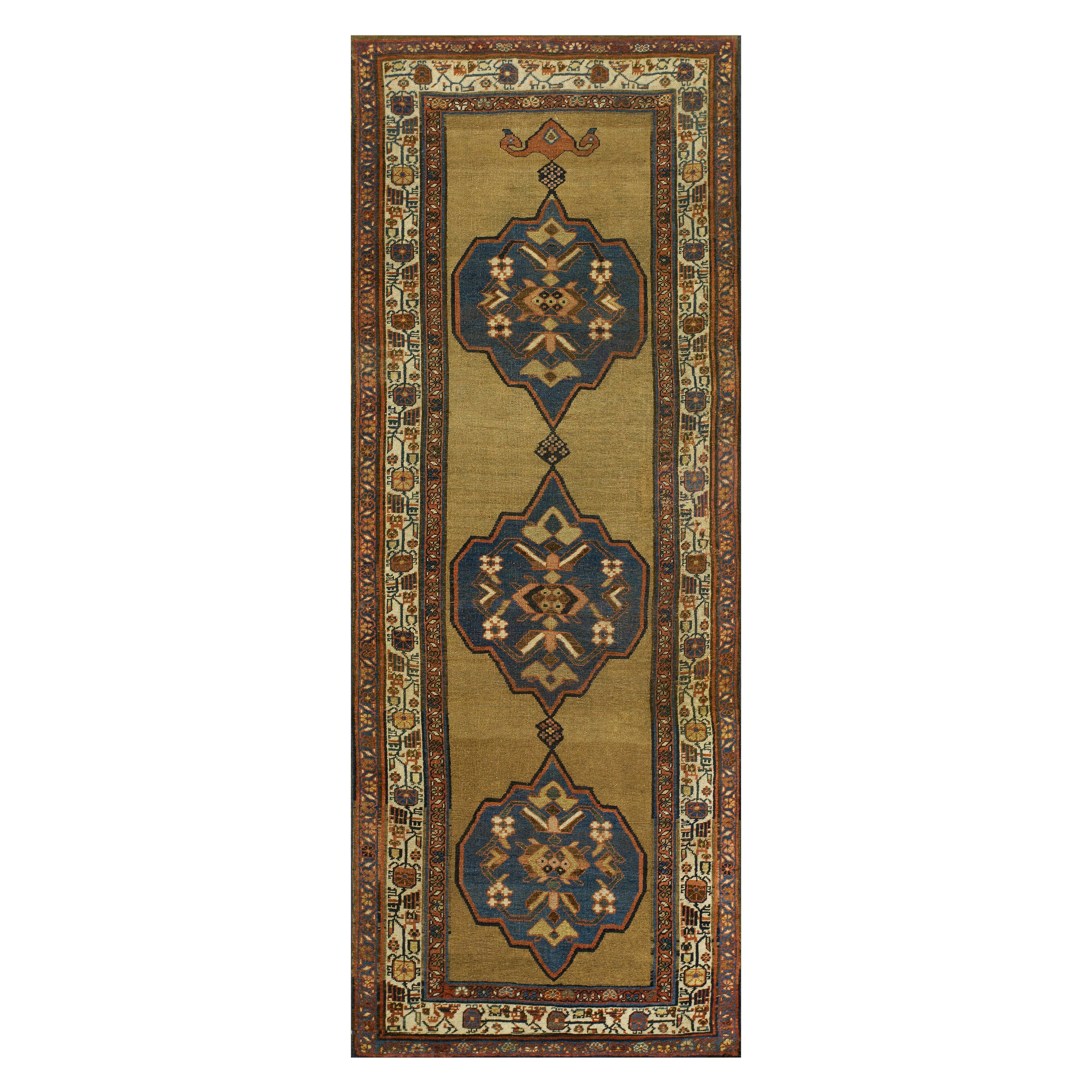 Persischer Bijar-Teppich des späten 19. Jahrhunderts ( 4' x 10' 4""" - 122 x 315 cm)