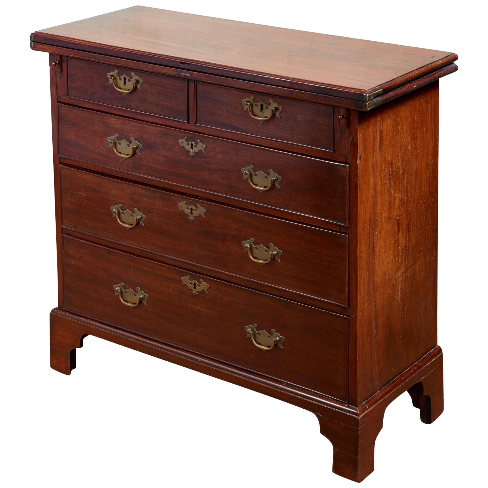 An American 19th Century Bachelor's Chest For Sale at 1stDibs