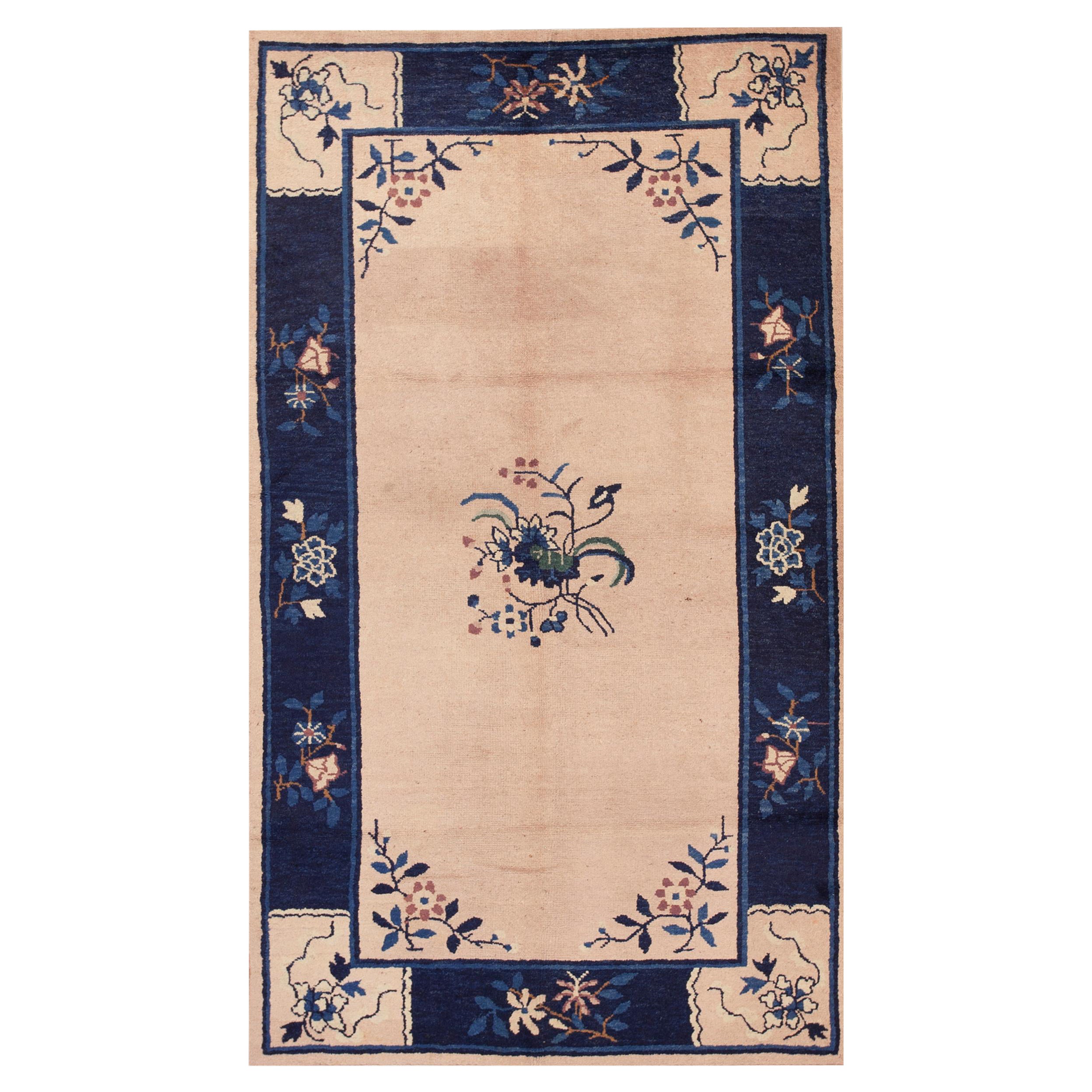 Chinesischer Pekinger Teppich aus den 1920er Jahren ( 3'10" x 6'10" - 116 x 208 cm)  im Angebot