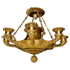 Ein einzigartiger großer antiker französischer neoklassischer Kronleuchter aus vergoldeter Bronze