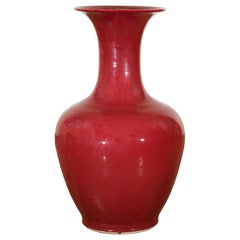 Gran jarrón de altar de cerámica esmaltada color sangre de buey con cuello acampanado, Vintage