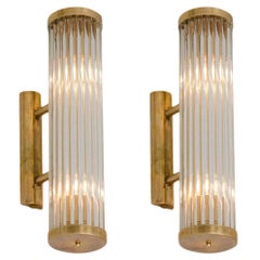 Pareja de apliques art déco italianos de latón y brazo de cristal al estilo de Venini