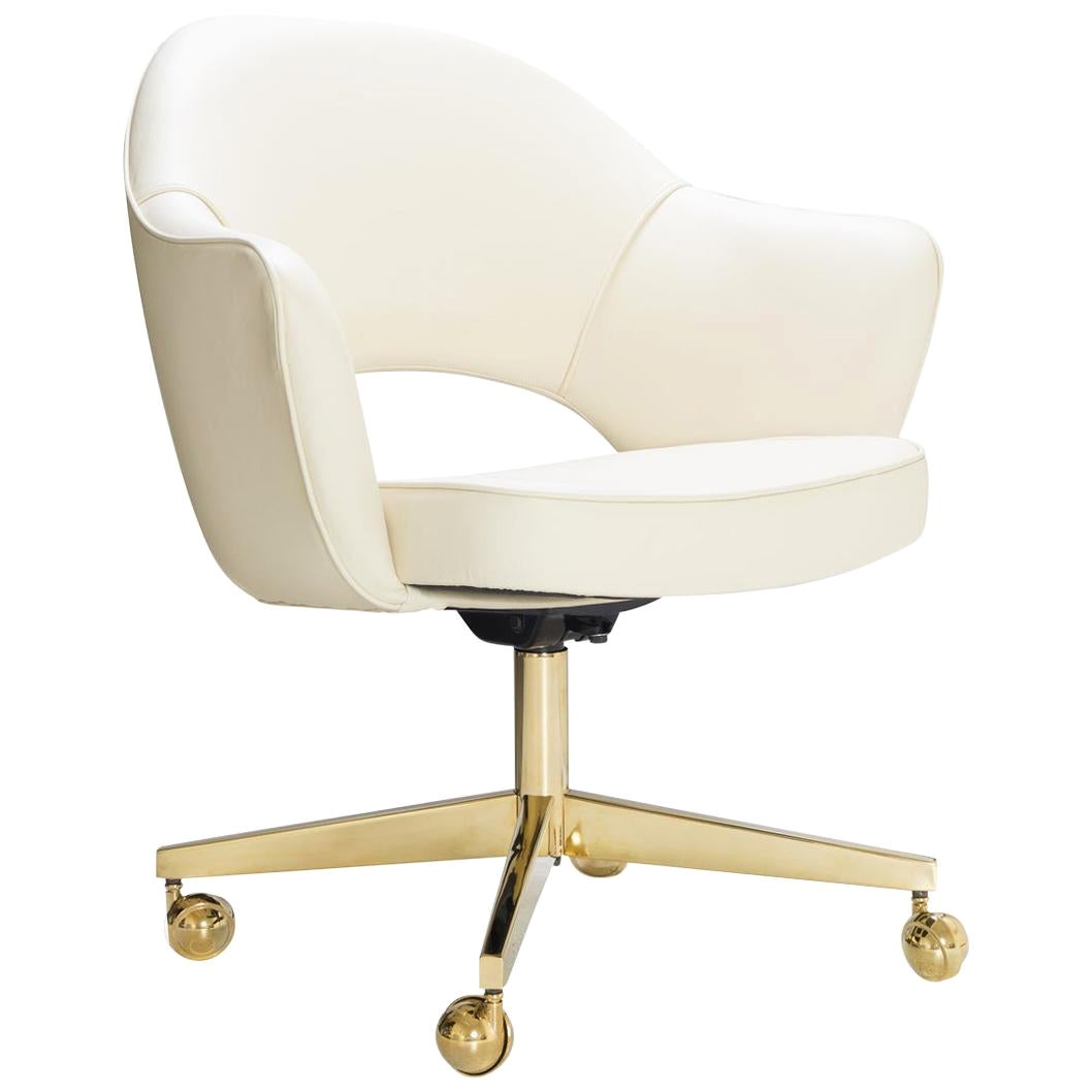 Saarinen Executive Armchair in Creme Leather, Swivel Base, Gold Edition