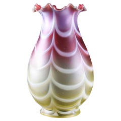 Thomas Webb. Une grande ombre de vaseline et de canneberge. C 1900.