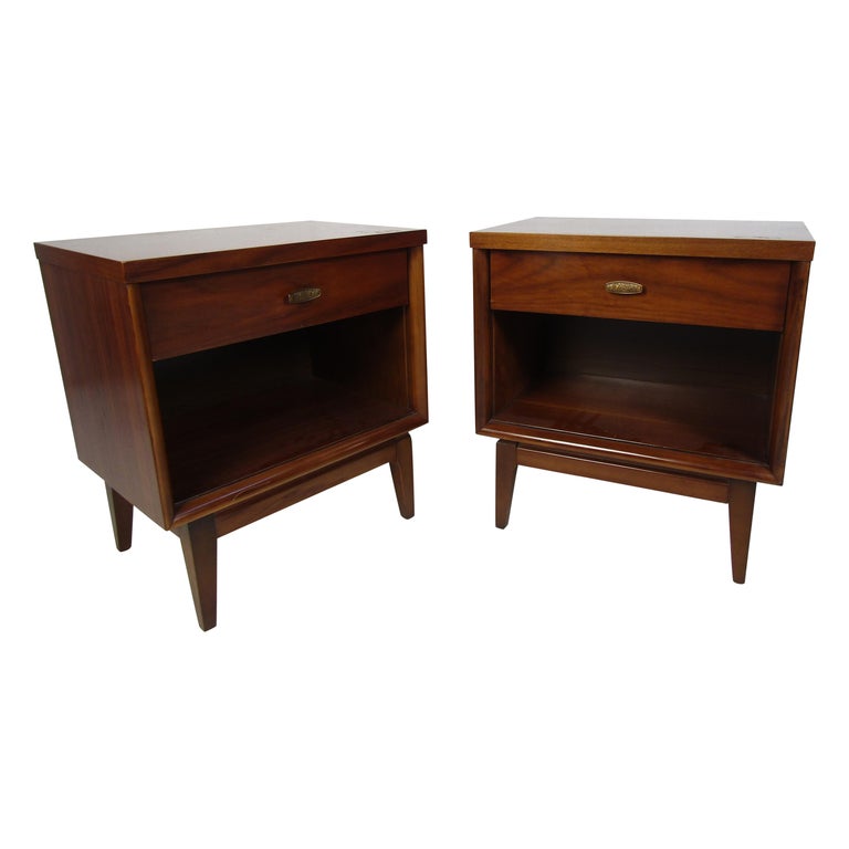 Pair of MidCentury Nightstands For Sale at 1stDibs