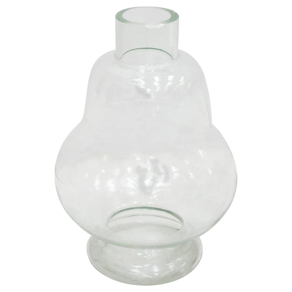 Vase en verre moulé français moderne du milieu du siècle dernier en vente