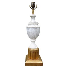 Hollywood-Regency-Lampe aus italienischem Marmor mit Sockel aus vergoldetem Holz