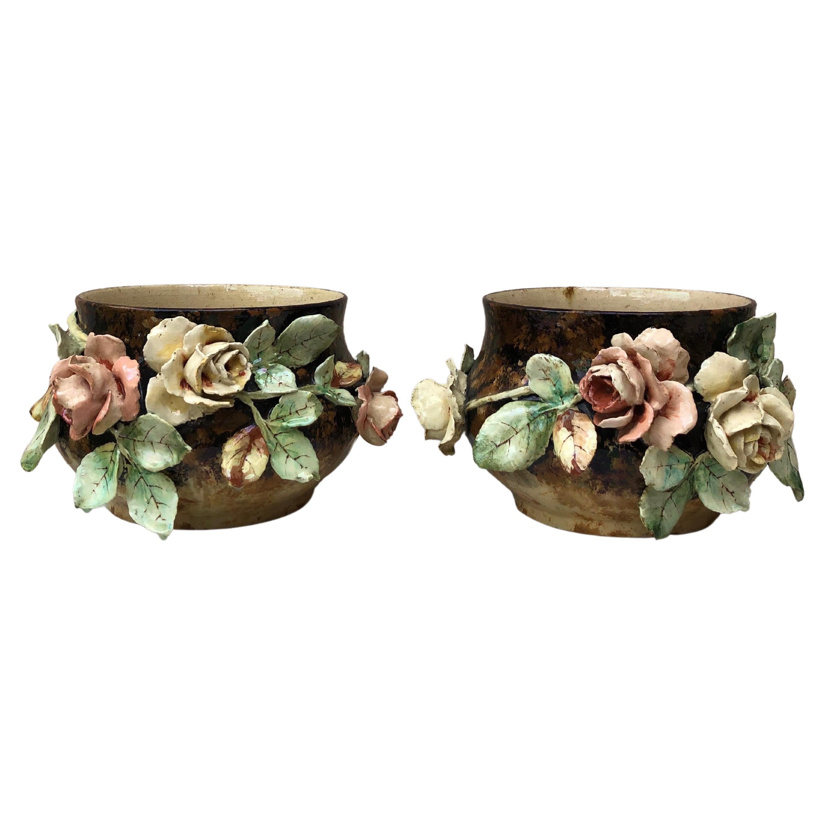 French pair of Majolica jardinières with flowers signed EG Edouard Gilles, circa 1880.
Measures: Height 7 inches, diameter 11.5 inches.