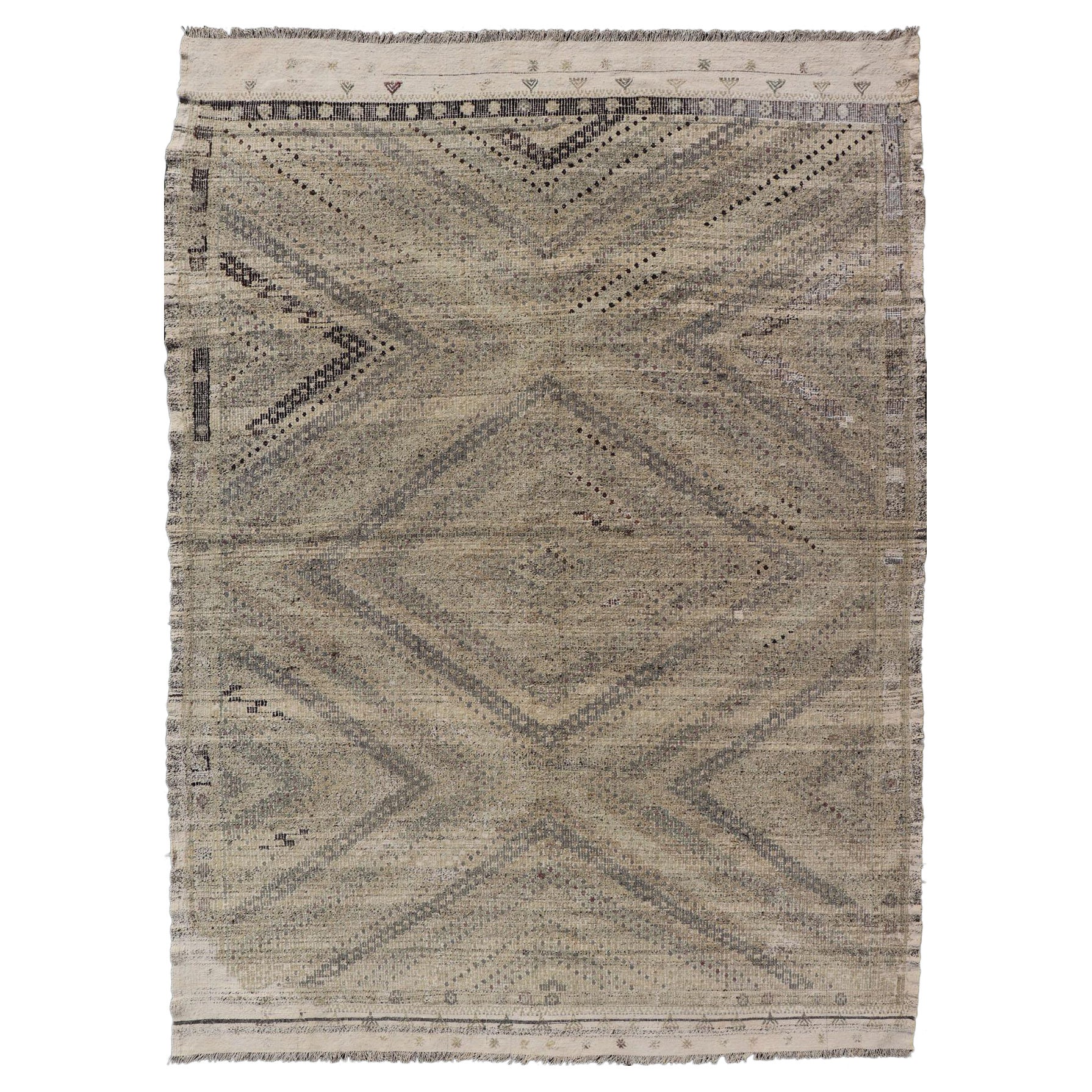 Tapis turc vintage brodé à tissage plat avec motif géométrique aux tons neutres