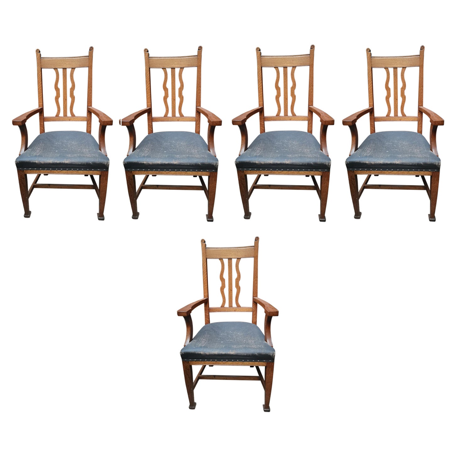 Wylie & Lochhead a Set of Five Scottish Arts & Crafts Oak Dining Chairs '4 + 1'