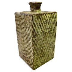 Vase en céramique japonaise vernissée incrustée de cordes avec boîte signé Tatsuzo Shimaoka