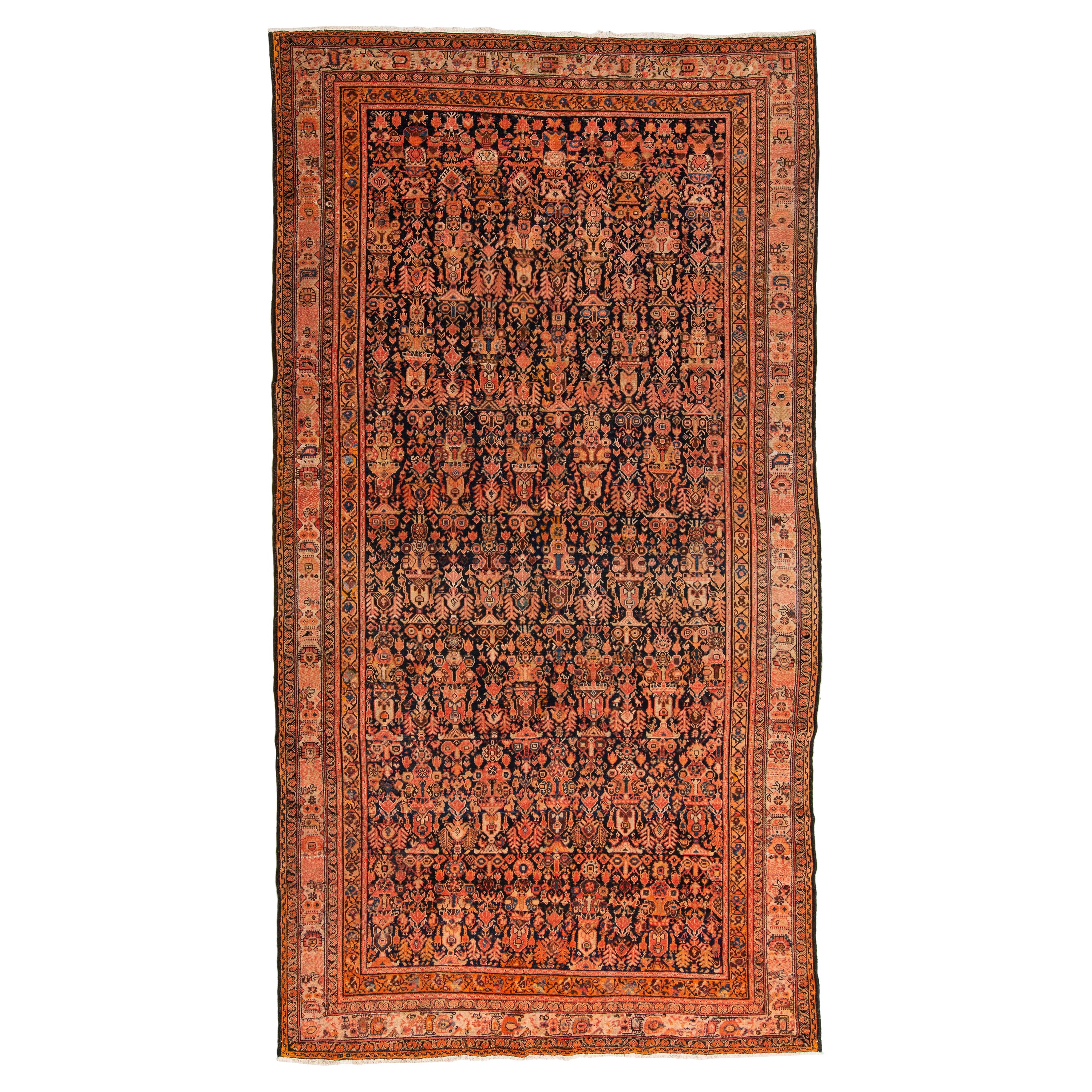 Antiker armenischer Teppich im Angebot