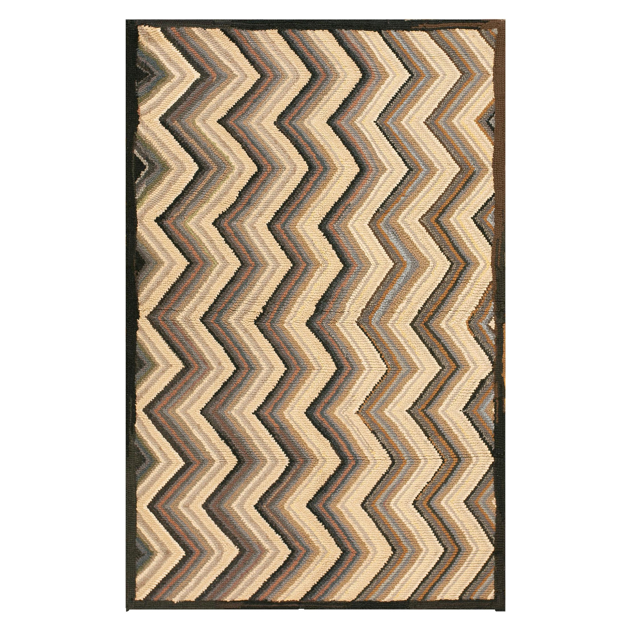 Amerikanischer Hakenteppich aus der Mitte des 20. Jahrhunderts ( 4' x 6' - 122 x 183 )  im Angebot