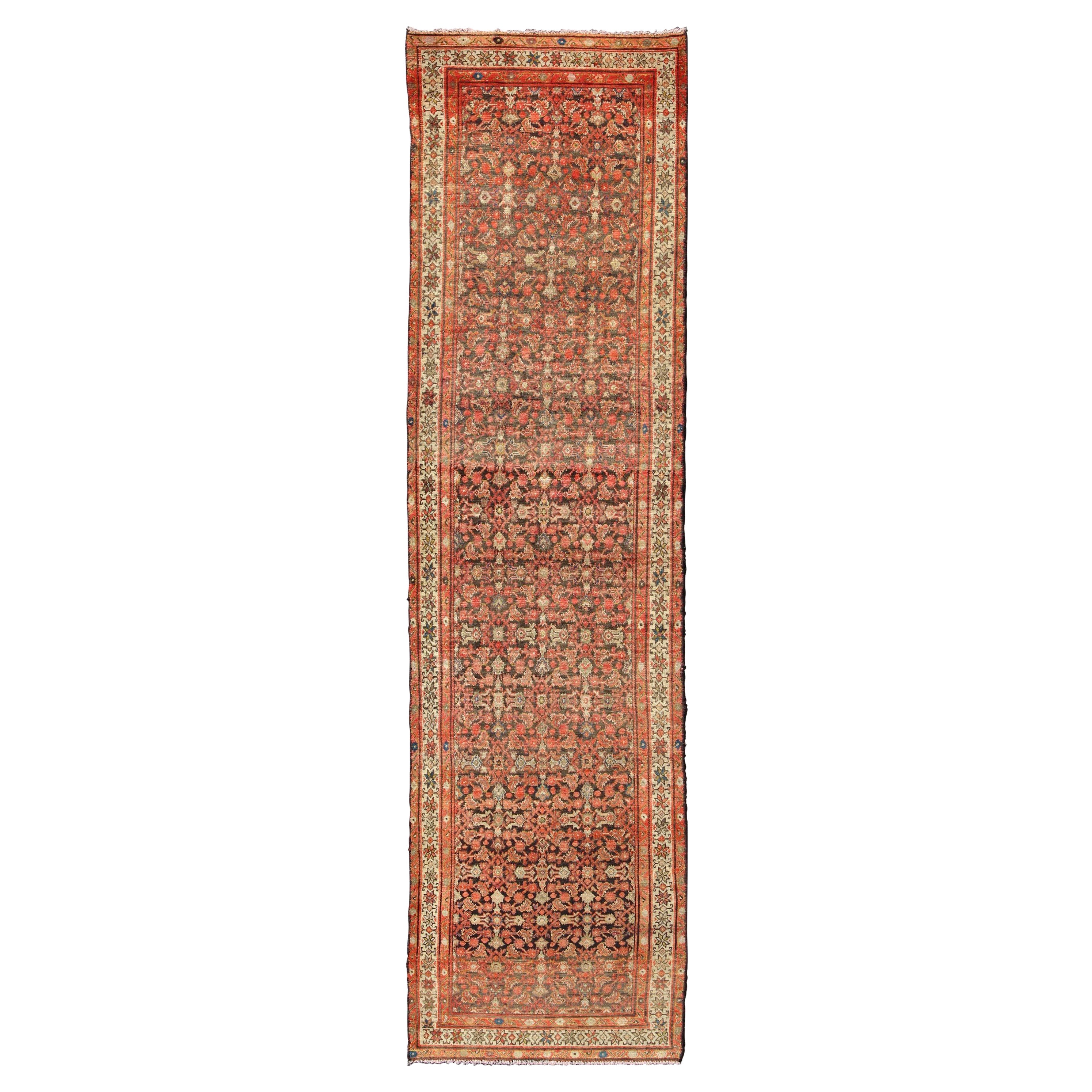Tapis de couloir Malayer persan ancien du début du 20e siècle à motif Herati en marron et rouille