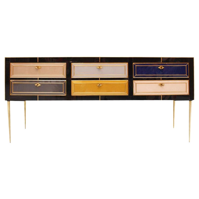 Italienisches Sideboard im modernen Stil der Mitte des Jahrhunderts aus Holz, Messing und farbigem Glas