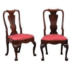 Pair of Queen Anne Side Chairs in Walnut with Cabriole Legs & Pad Feet, 18th C