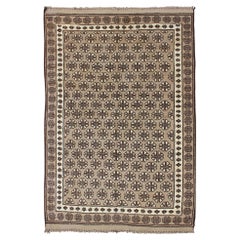 Tapis persan Mishan vintage avec motif de diamants sur toute sa surface en gris, marron et crème