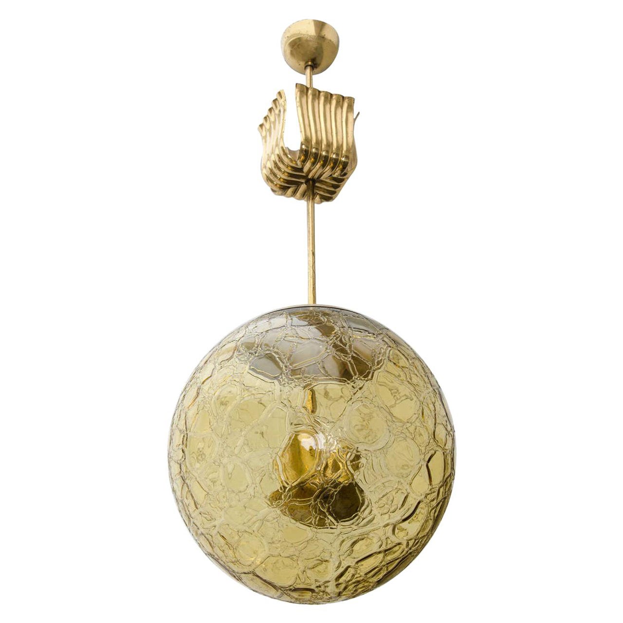 Lampe suspendue en verre de couleur ambre avec auvent décoratif, attribuée à Doria