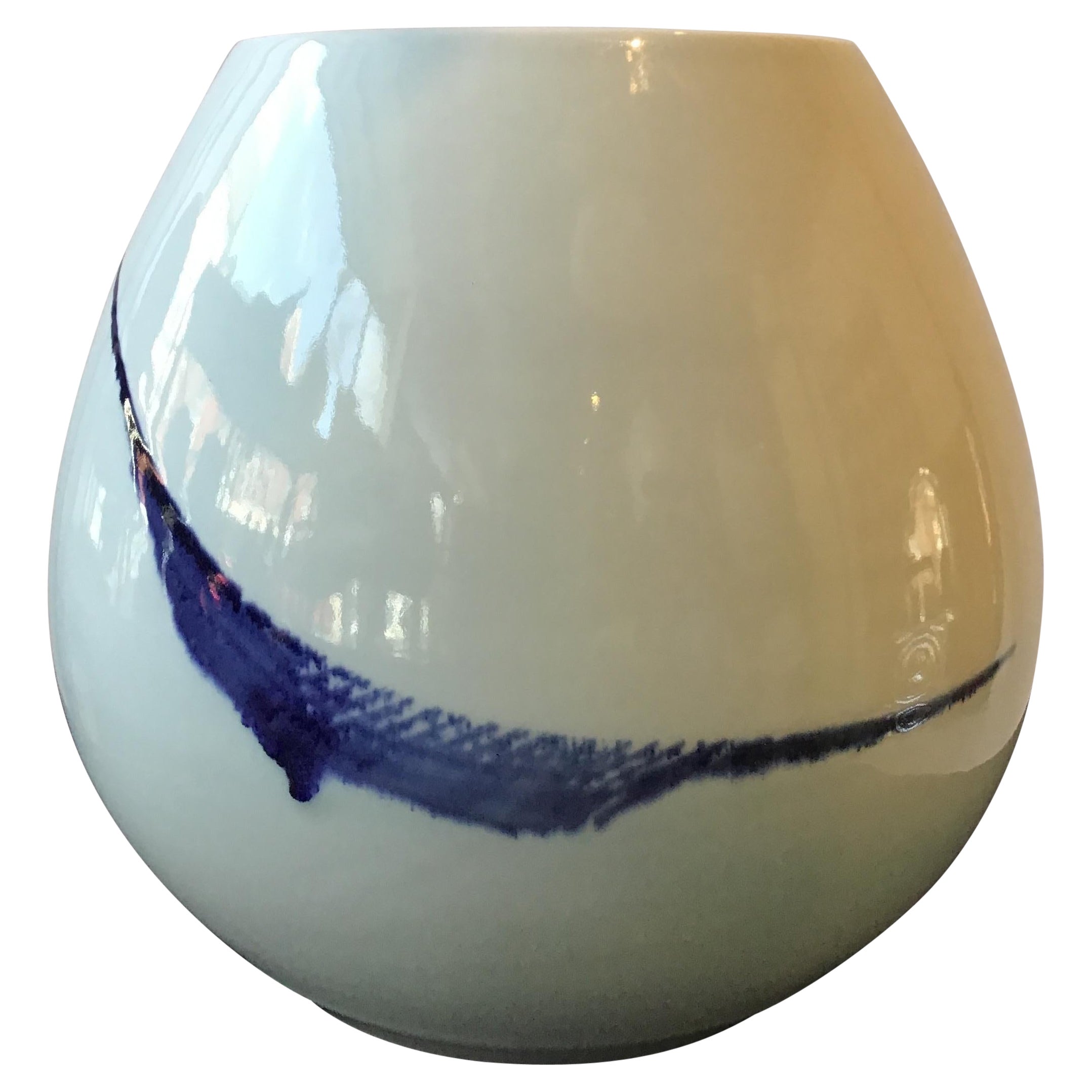 Large Spin Ceramics White Vase with Blue Swirl For Sale