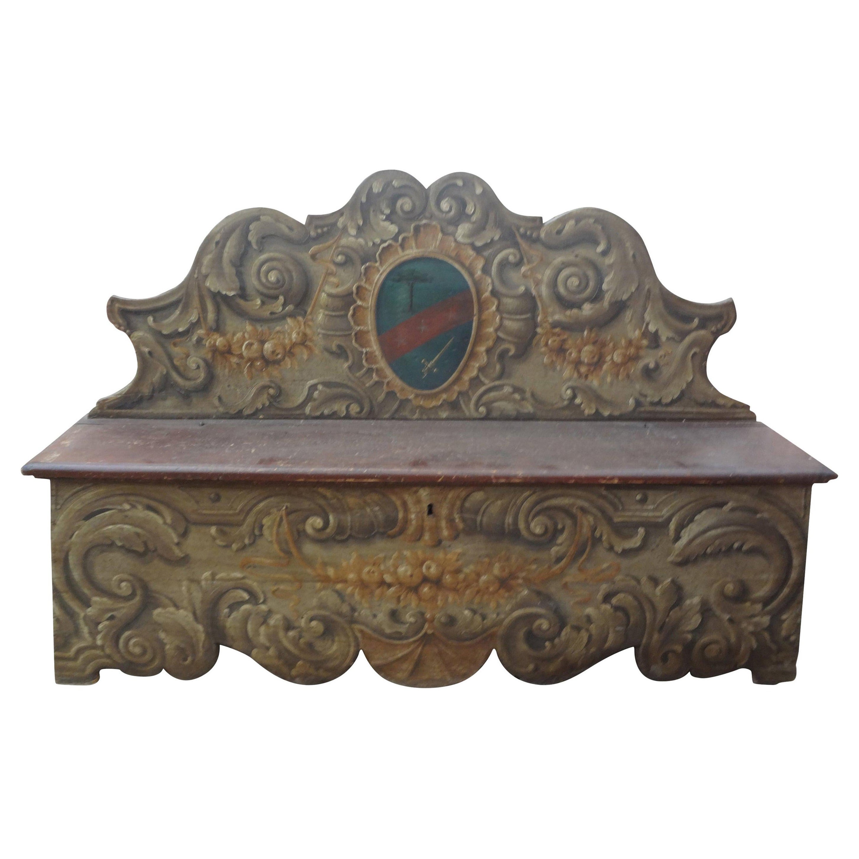 17th Century Tuscan Cassapanca or Bench with a Family Crest