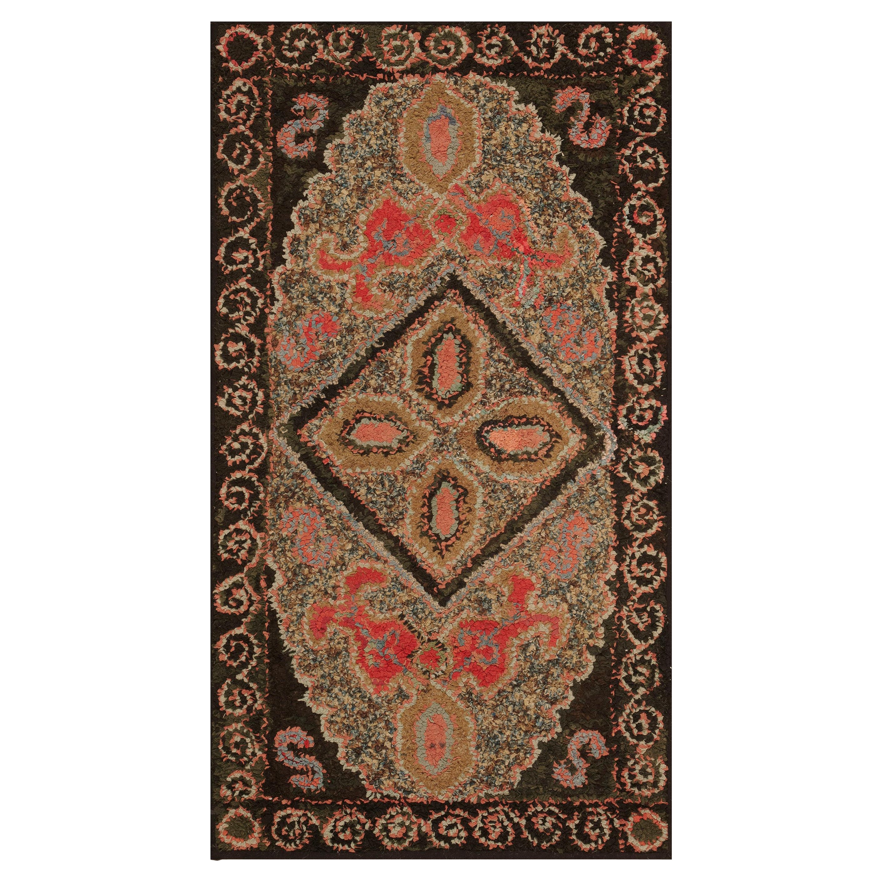 Early 20th Century American Hooked Rug ( 1' 10" x 3' 4" - 56 x 102 cm ) For Sale