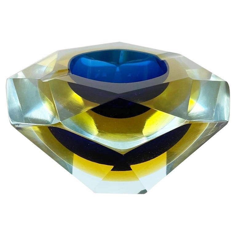 Murano Glass Faceted "diamond" Sommerso Bowl Element Ashtray Murano Italy, 1970s