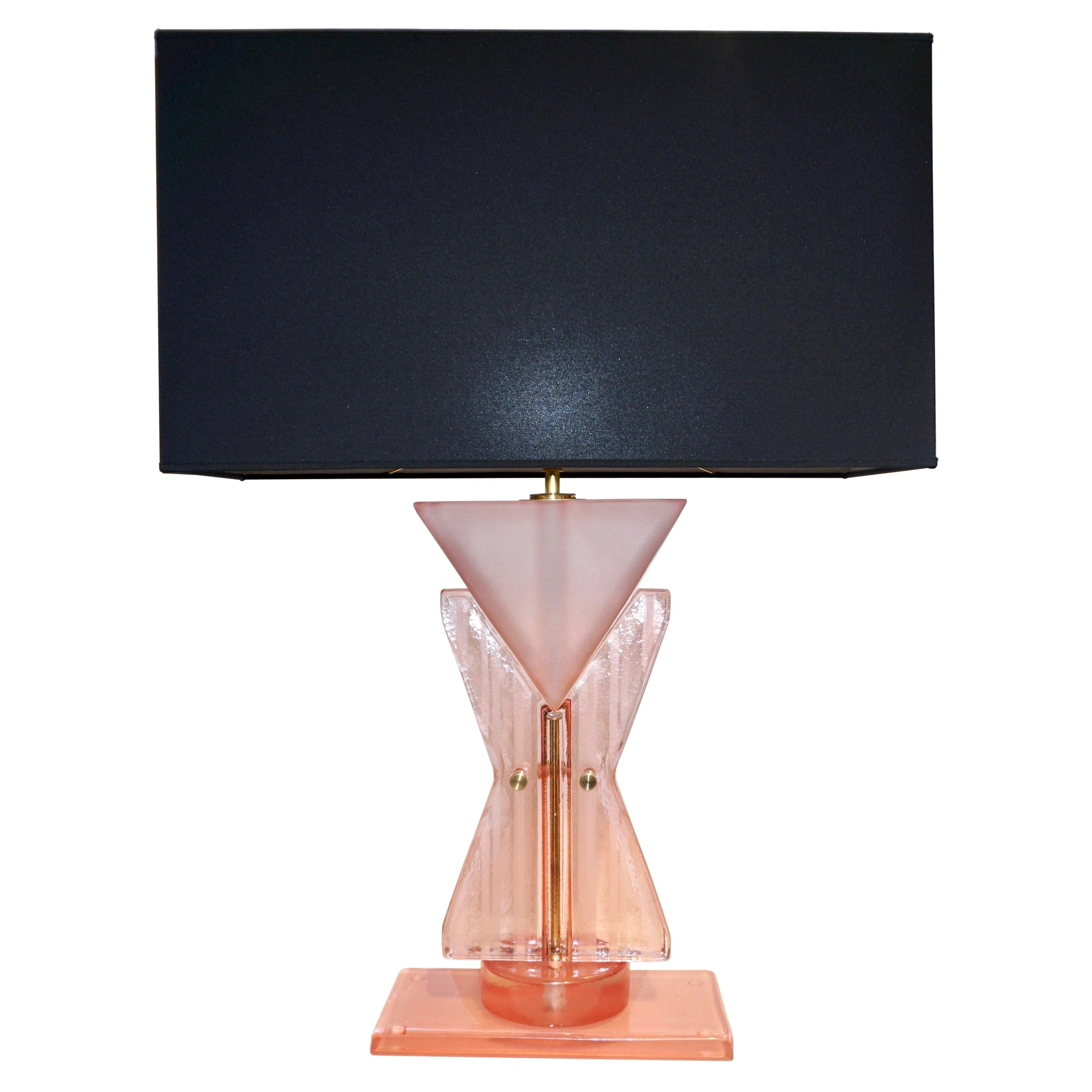 Lampe de bureau italienne sur mesure de style post-moderne en verre de Murano rose et rose, de couleur géométrique en vente