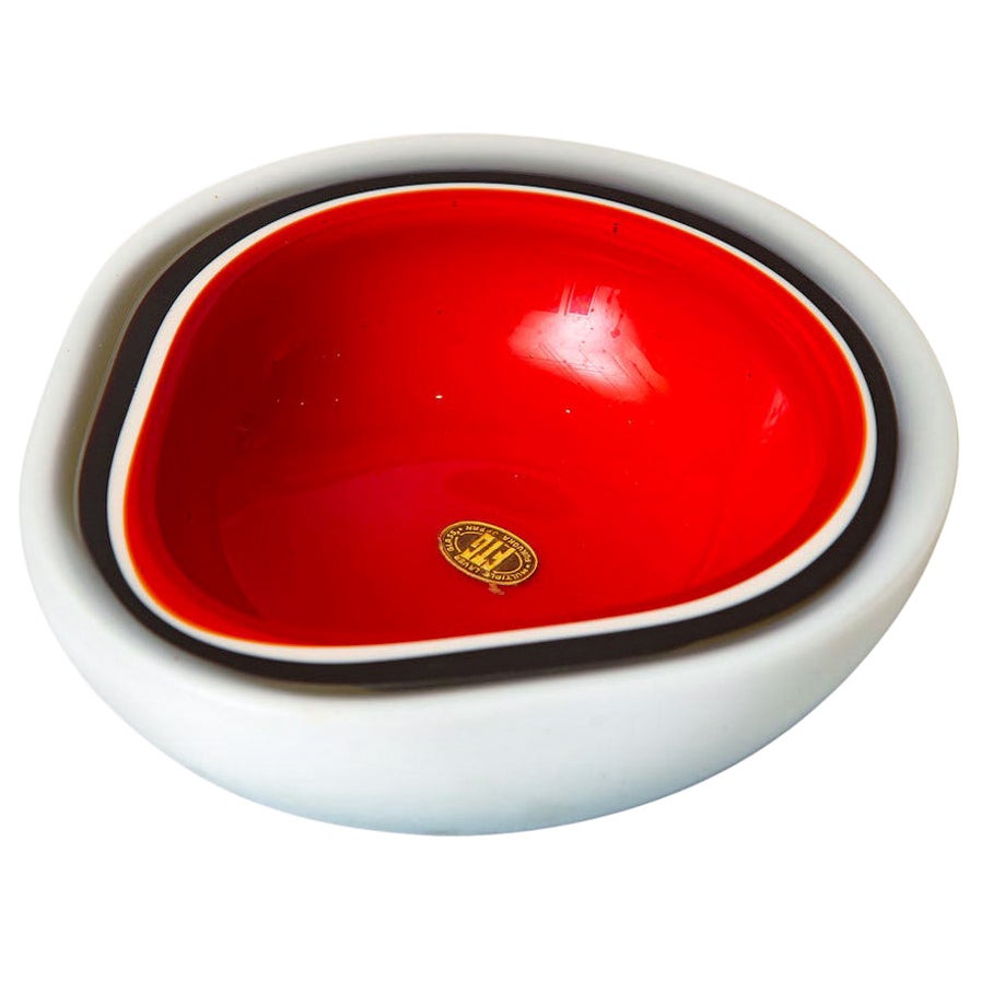 Murano Flavio Poli Triple Cased White, Red, Black Glass Bowl Vintage