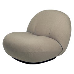 Fauteuil de salon Pacha tapiss en tissu boucl Vidar Kvadrat 0222  de Pierre Paulin