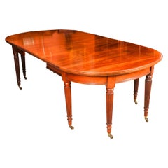 Antique Victorian Flame Mahogany Oval Extending Dining Table, 19th Century